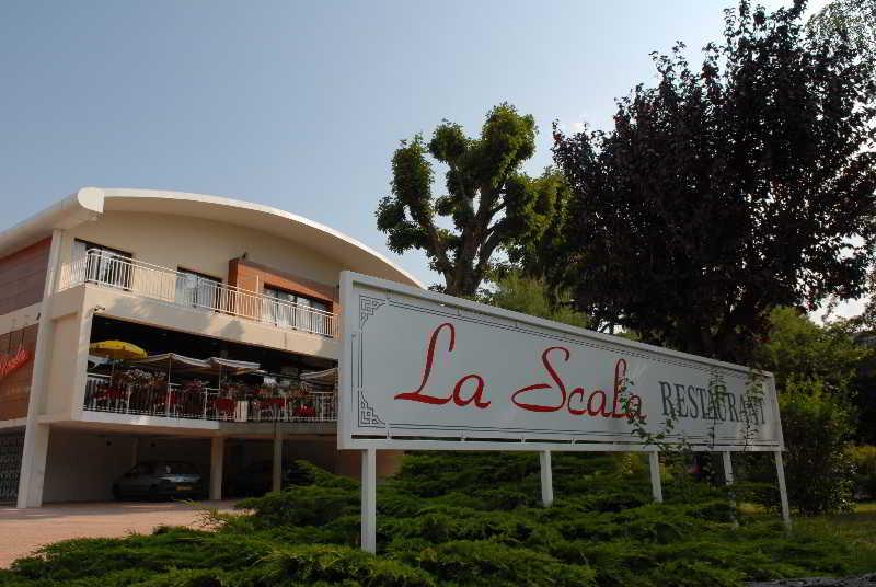 Hotel La Scala Питивье Экстерьер фото