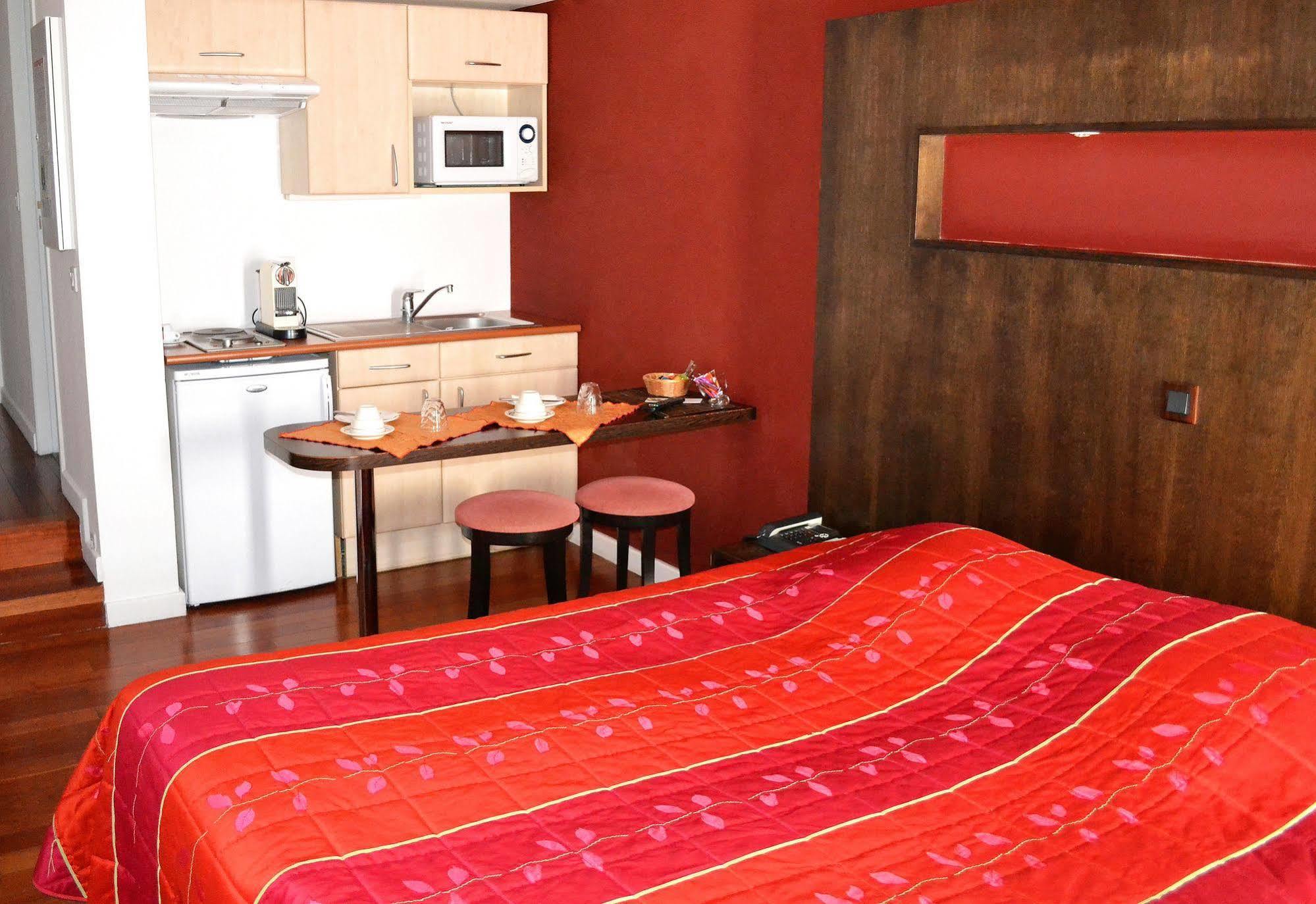 Hotel La Scala Питивье Экстерьер фото